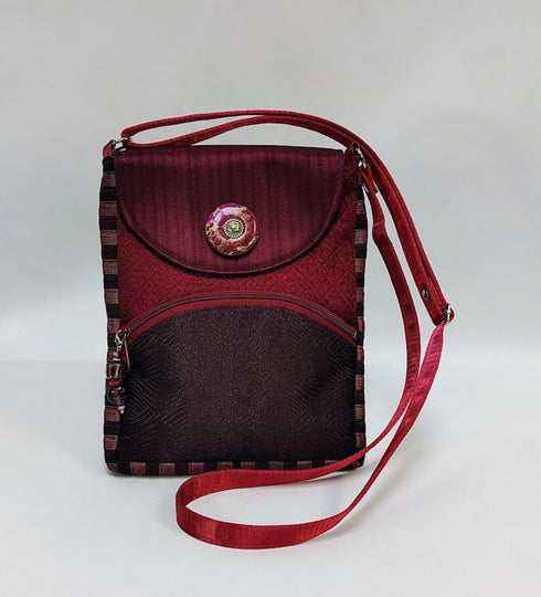 Merlot Pouch